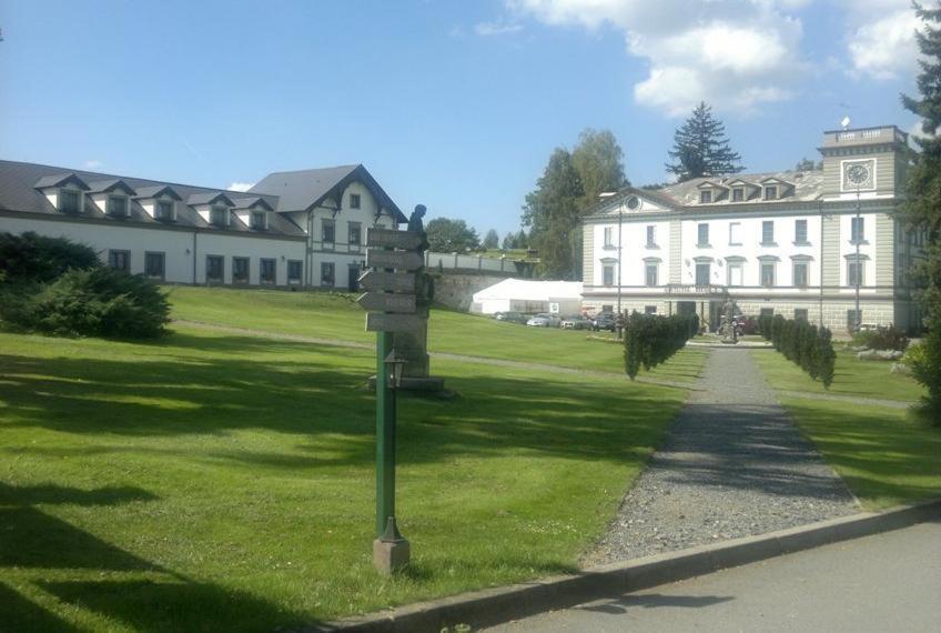 Golf Resort Hotel Konopiste Benesov  Eksteriør billede